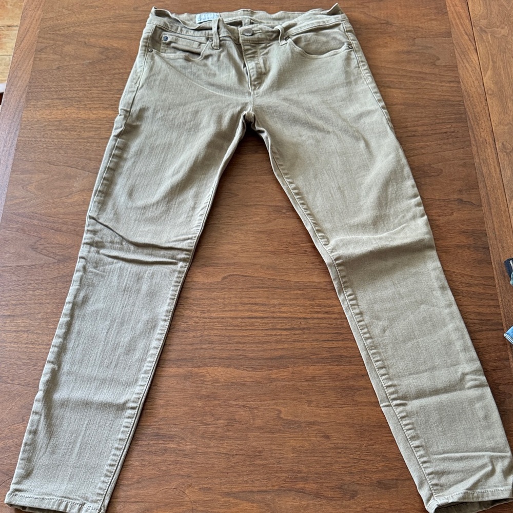 GAP Women's Skinny Jeans in Olive-Tan